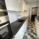 T3 Renove Face Avec Terrasse Et Parking Securise - - Fr-1-374-224 *