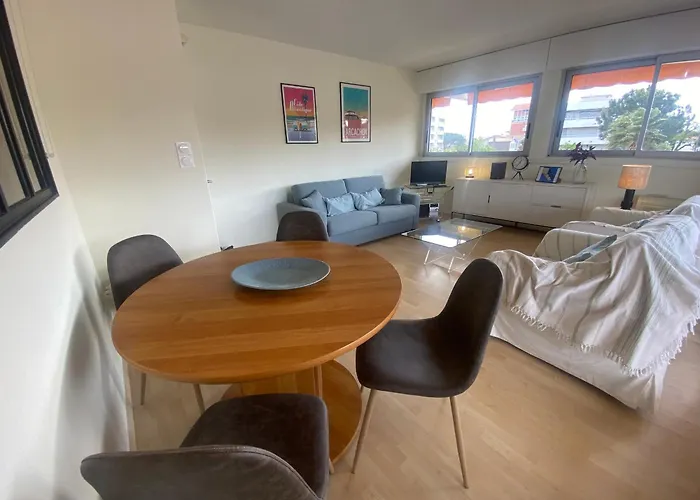 Apartment T3 Renove Face Avec Terrasse Et Parking Securise - - Fr-1-374-224 *