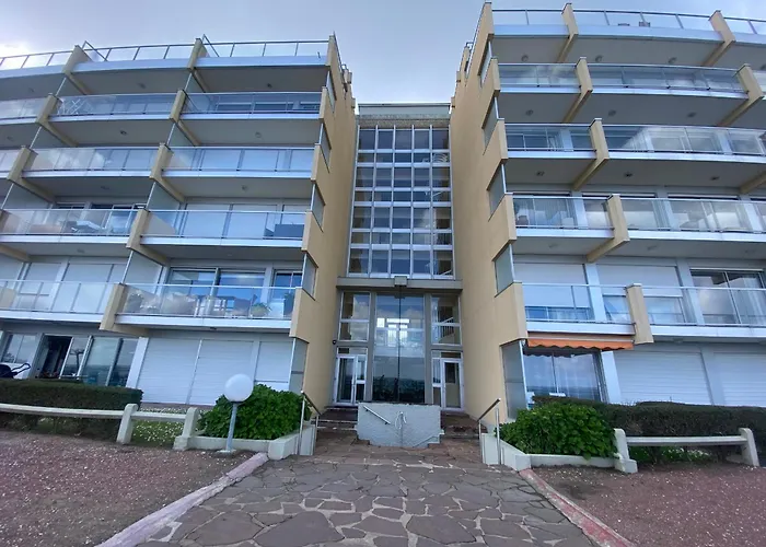 T3 Renove Face Avec Terrasse Et Parking Securise - - Fr-1-374-224 Apartment